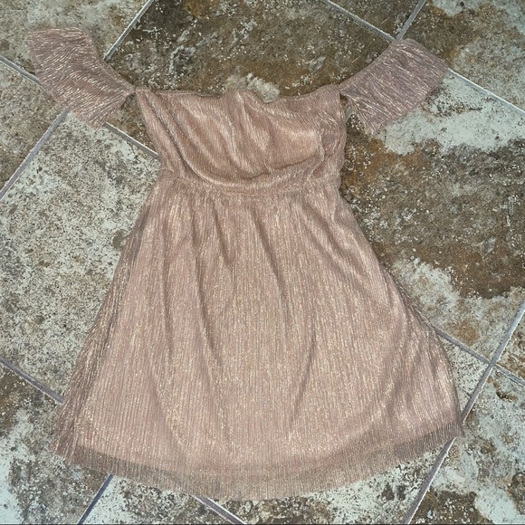 Light pink and gold Kimchi Blue Sz XS Women’s cocktail dress - Picture 2 of 5